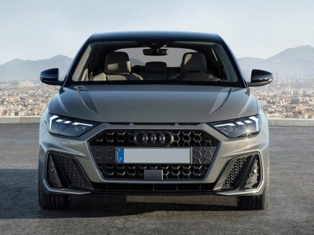 AUDI A1 SPB 30 TFSI S tronic Business Immagine 4