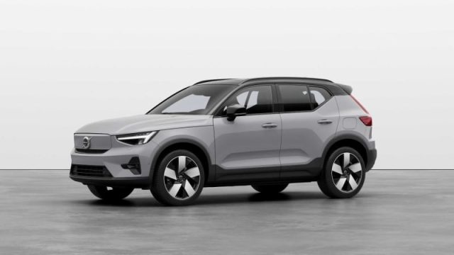 VOLVO XC40 B4 automatico Ultra Black Edition Immagine 1