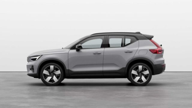 VOLVO XC40 B4 automatico Ultra Black Edition Immagine 3