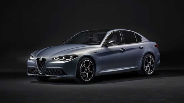 ALFA ROMEO Giulia 2.2 Turbodiesel 210 CV AT8 AWD Q4 Sprint Immagine 1