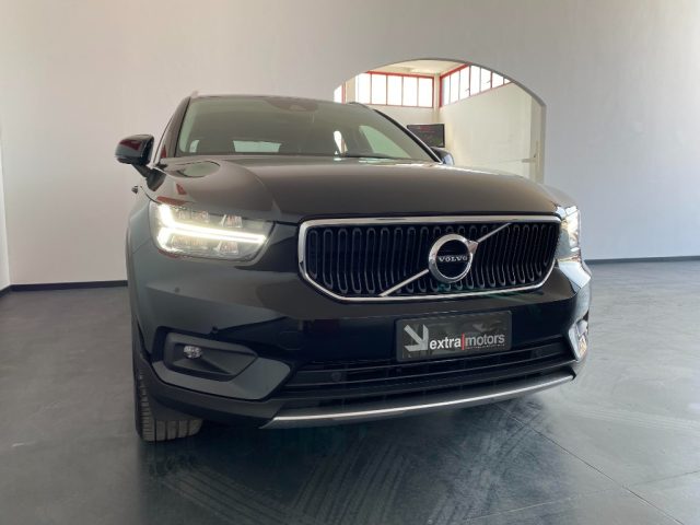 VOLVO XC40 D3 AUT. MOMENTUM PRO Immagine 2