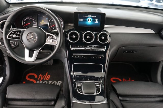 MERCEDES-BENZ GLC 220 d 4Matic Coupé Full Modello 2021 PARI AL NUOVO Immagine 4