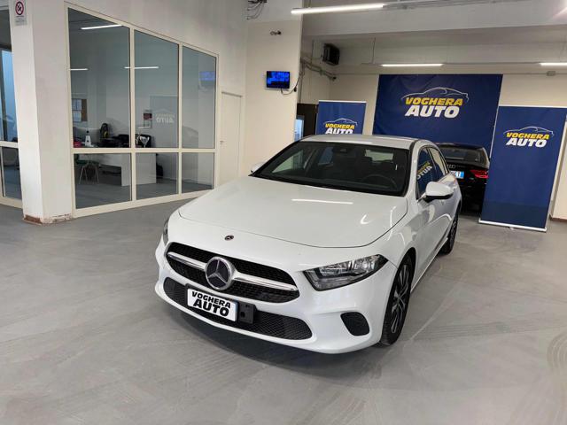 MERCEDES-BENZ A 180 d Automatic Business Extra Immagine 1