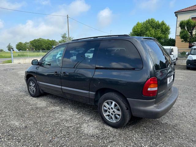 CHRYSLER Voyager 2.5 turbodiesel LX Immagine 4