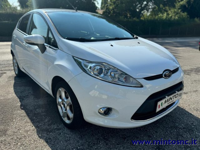 FORD Fiesta 1.4 5 porte Bz.- GPL Titanium Immagine 3