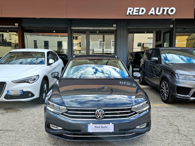 VOLKSWAGEN Passat Variant 2.0 TDI SCR EVO DSG Business RedAuto Immagine 0