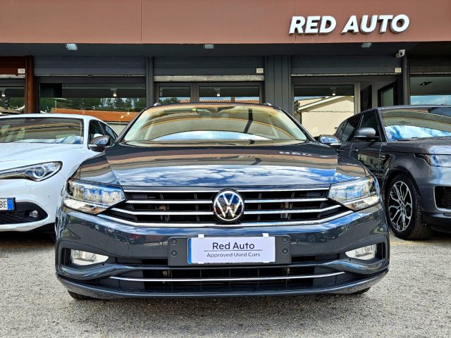 VOLKSWAGEN Passat Variant 2.0 TDI SCR EVO DSG Business RedAuto Immagine 1