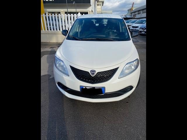 LANCIA Ypsilon 5 Porte 1.2 Ecochic 69cv Platinum my19 Immagine 0