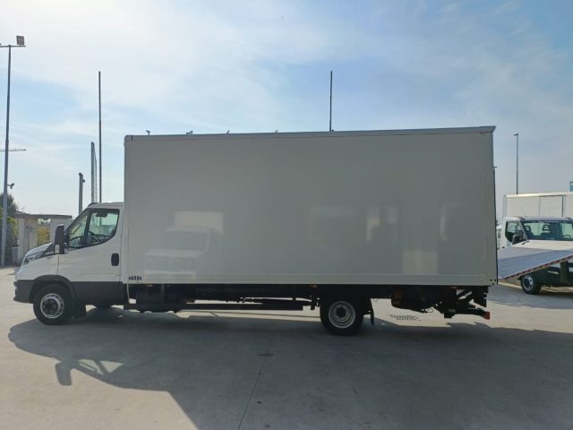 IVECO DAILY  70C18P HI-MATIC FURGONATO BOX SPONDA Immagine 1