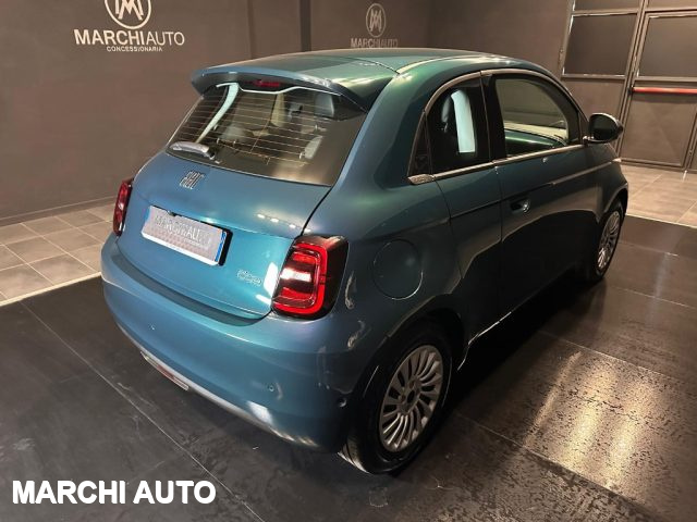 FIAT 500e 3+1 23,65 kWh Immagine 4