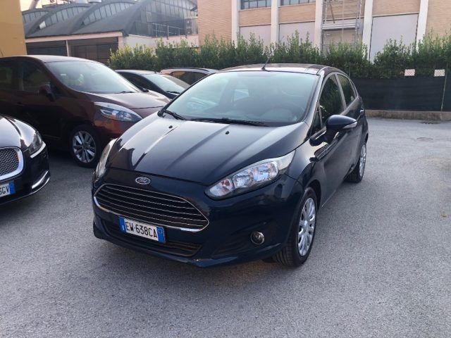 FORD Fiesta 1.4 5 porte Bz.- GPL Immagine 1