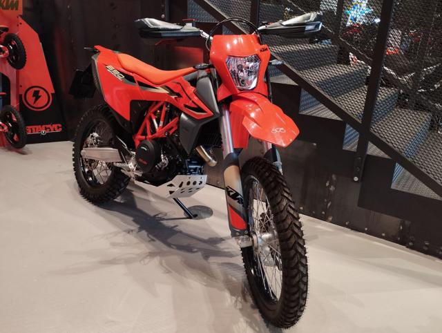 KTM 690 Enduro 690 ENDURO Immagine 1