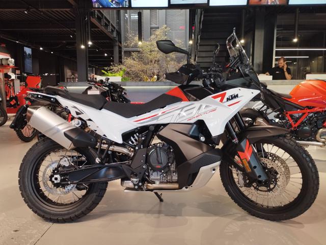 KTM 790 Adventure 2024 Immagine 1