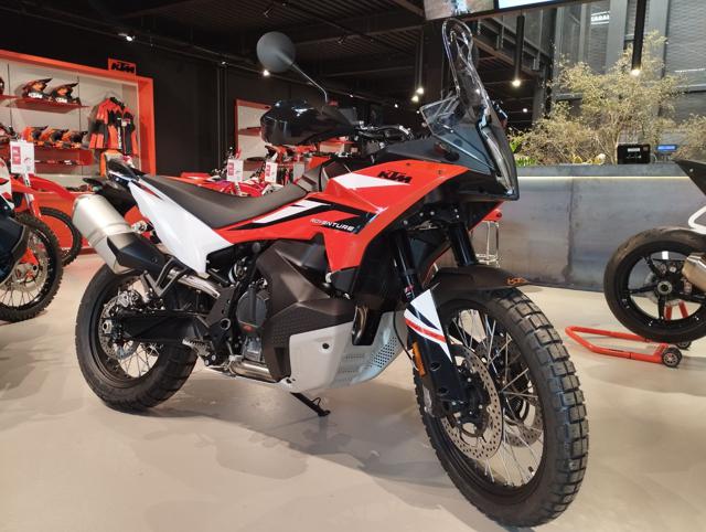 KTM 890 Adventure 2024 Immagine 0