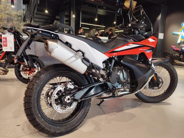 KTM 890 Adventure 2024 Immagine 3