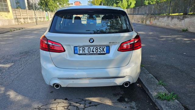 BMW 220 d Active Tourer Luxury aut. Immagine 3