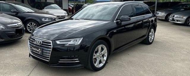 AUDI A4 Avant 2.0 TDI 150 CV ultra S tronic Sport Immagine 2