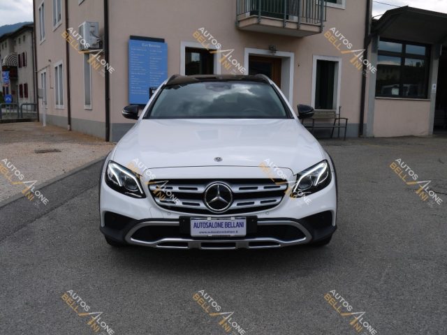 MERCEDES-BENZ E 220 d S.W. 4Matic Auto Premium Plus All-Terrain Immagine 1