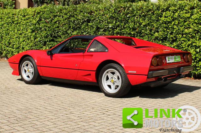 FERRARI 208 GTS Turbo 220 CV Immagine 2