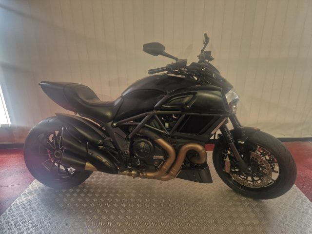 DUCATI Diavel DUCATI DIAVEL 1200 DARK Immagine 0