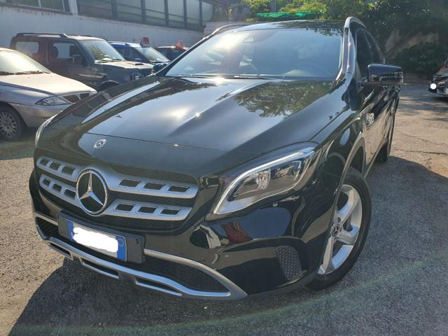 MERCEDES-BENZ GLA 180 d Business Extra Immagine 1