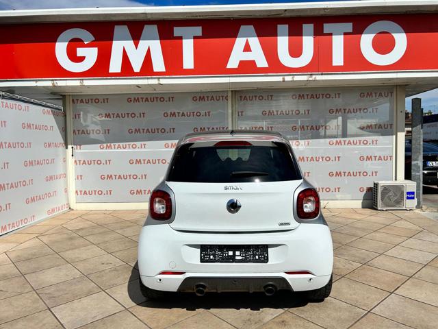 SMART ForFour 0.9 109CV BRABUS EXCLUSIVE LED NAVIGATORE PANORAMA Immagine 4