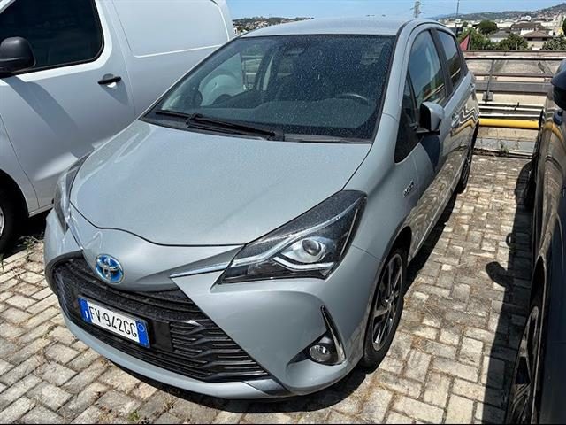 TOYOTA Yaris 5p 1.5h Trend Grey Edition my18 Immagine 1