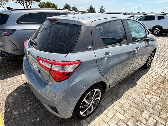 TOYOTA Yaris 5p 1.5h Trend Grey Edition my18 Immagine 2