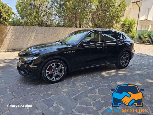 MASERATI Levante V6 Diesel 275 CV AWD Granlusso Immagine 2