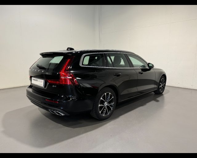 VOLVO V60 B4 GEARTRONIC MOMENTUM BUSINESS PRO Immagine 1