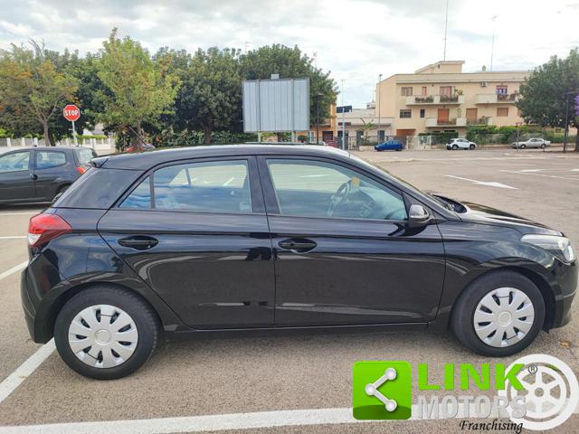 HYUNDAI i20 1.1 CRDi 12V 5 porte Classic Immagine 2