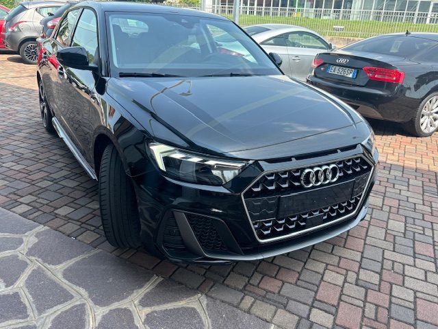 AUDI A1 SPB 30 TFSI S line edition Immagine 2