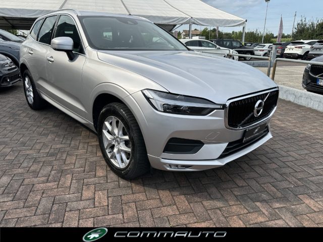 VOLVO XC60 B4 (d) AWD Geartronic Momentum Pro Immagine 1