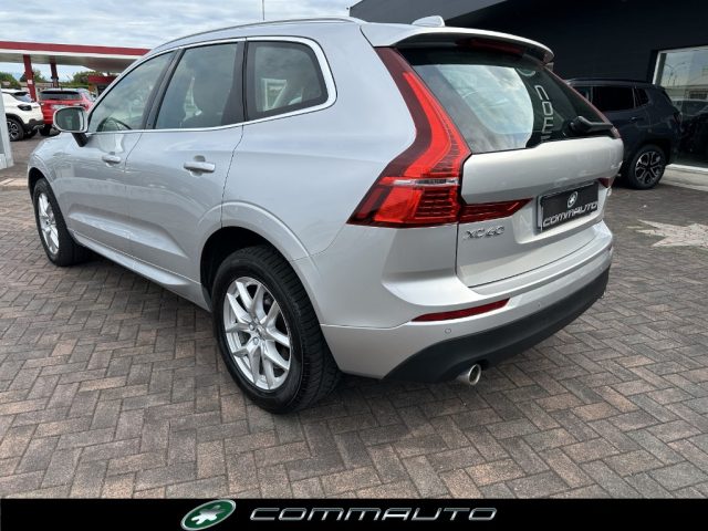 VOLVO XC60 B4 (d) AWD Geartronic Momentum Pro Immagine 3