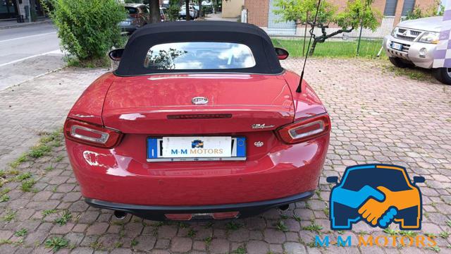 FIAT 124 Spider 1.4 MultiAir serie limitata"team emea nr.9" Immagine 2