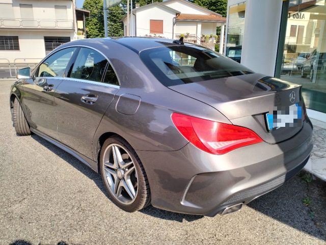 MERCEDES-BENZ CLA 200 d Automatic Premium Dark Night Immagine 4