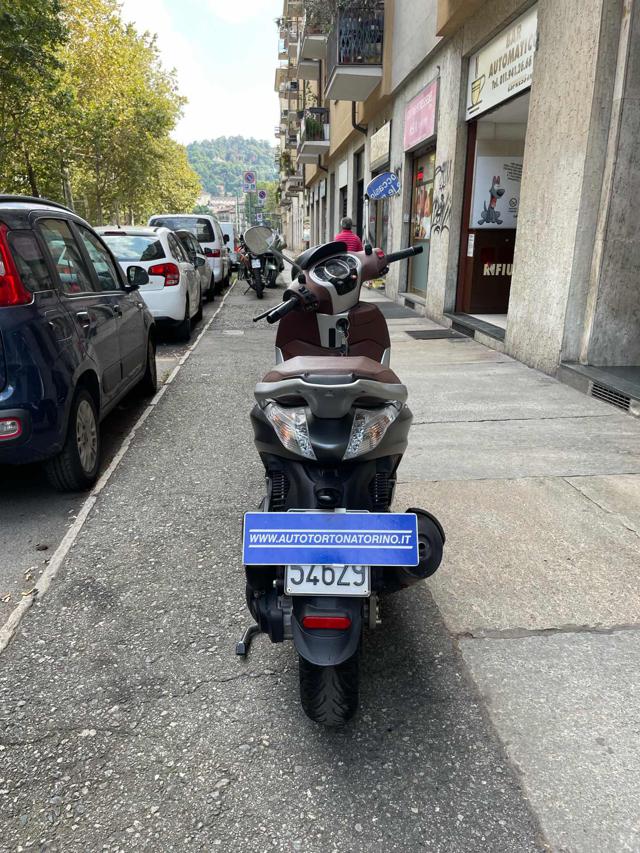 PIAGGIO Beverly 300 i.e. ABS-ASR Immagine 3