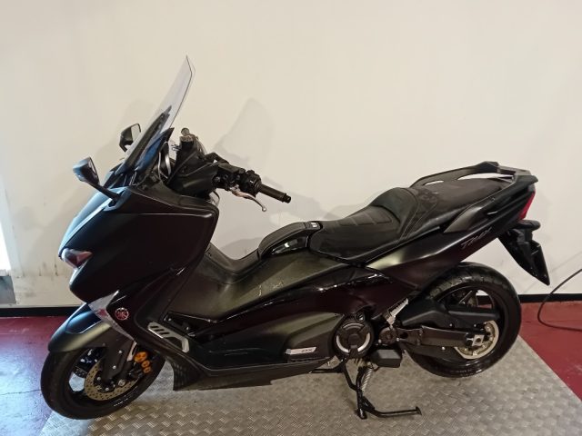 YAMAHA T Max 530 DX 2019 Immagine 1