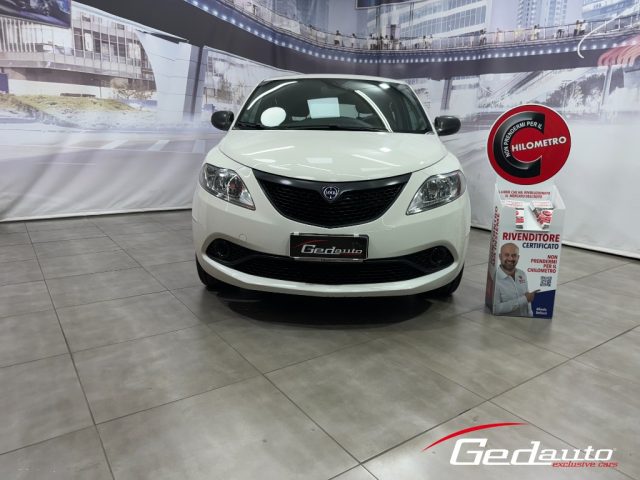 LANCIA Ypsilon 1.0 FireFly 5 porte S&S Hybrid Ecochic Gold Immagine 0