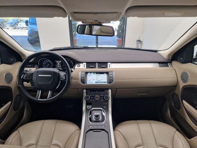 LAND ROVER Range Rover Evoque 2.2 TD4 5p. Prestige TETTO PANORAMICO Immagine 4