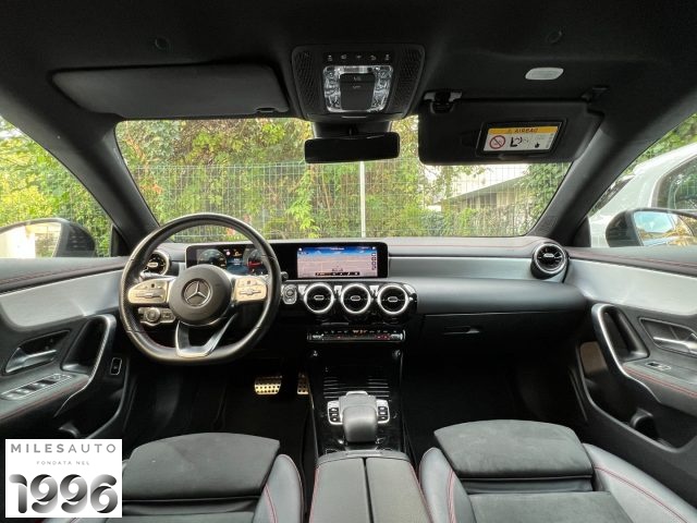 MERCEDES-BENZ CLA 200 d Automatic Premium AMG Cruise Navi Led Immagine 4