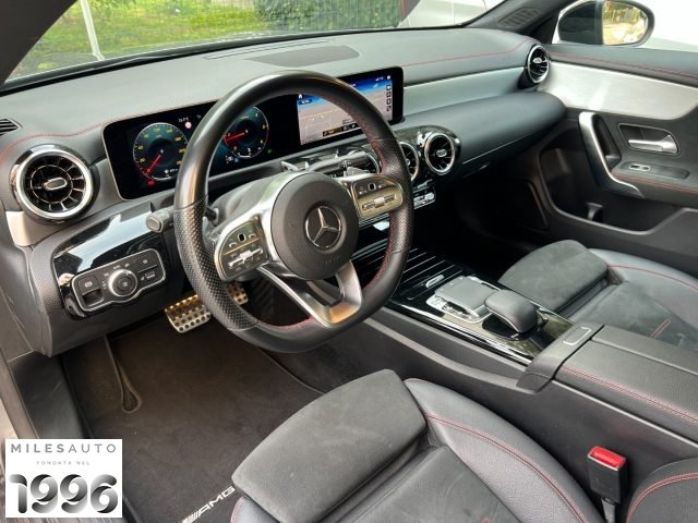 MERCEDES-BENZ CLA 200 d Automatic Premium AMG Cruise Navi Led Immagine 2