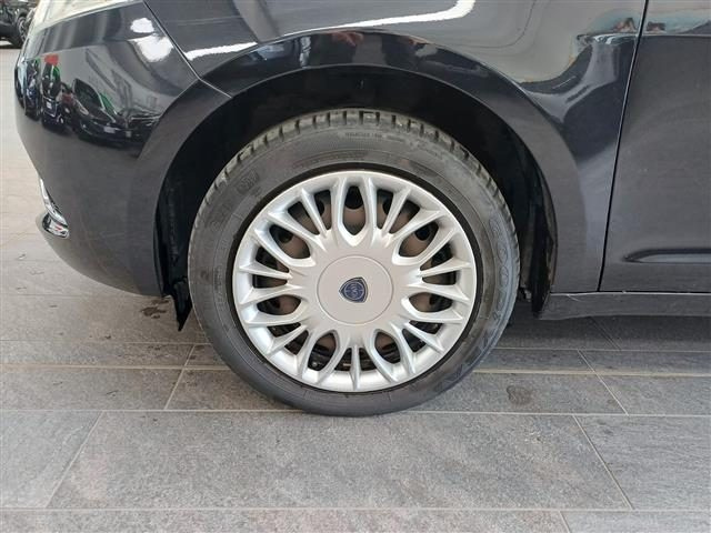 LANCIA Ypsilon 1.2 Silver 69cv Immagine 4