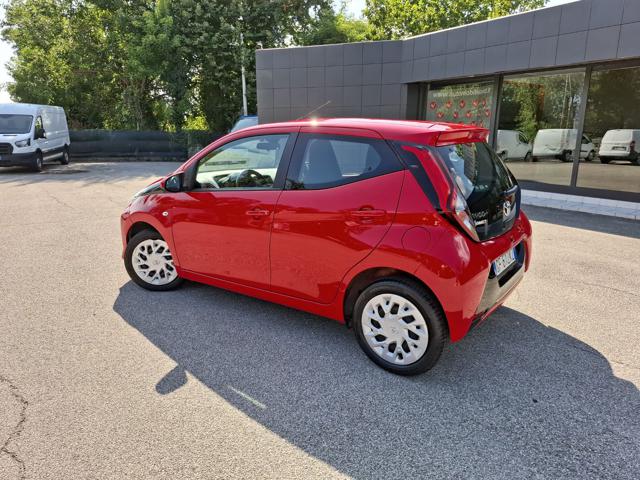 TOYOTA Aygo Connect 1.0 VVT-i 72 CV 5 porte x-cool Immagine 1