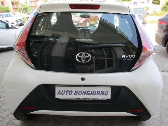 TOYOTA Aygo 1.0  x-cool Immagine 3