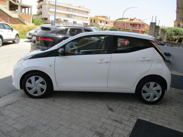 TOYOTA Aygo 1.0  x-cool Immagine 2