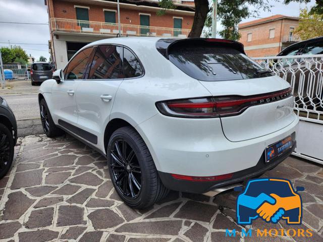 PORSCHE Macan 2.0 Immagine 3