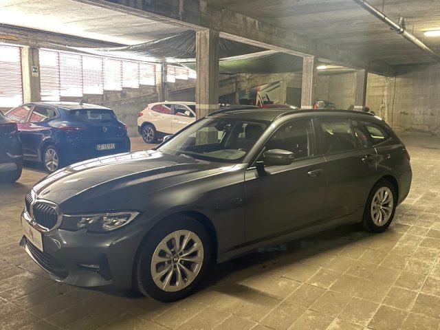 BMW 320 d 48V xDrive Touring Business Advantage Immagine 1