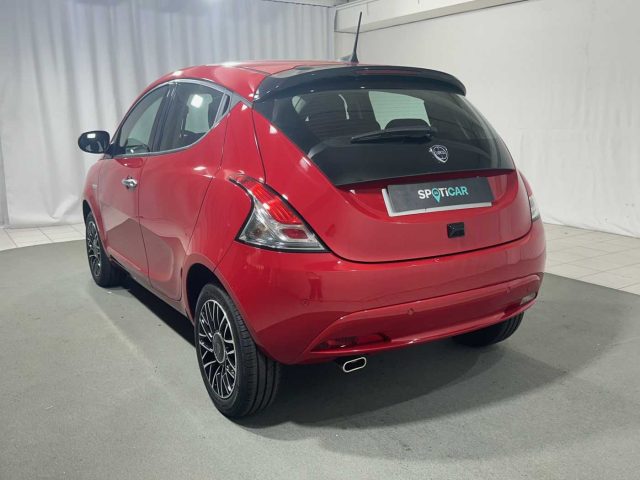 LANCIA Ypsilon 1.0 FireFly 5 porte S&S Hybrid Platino Immagine 2