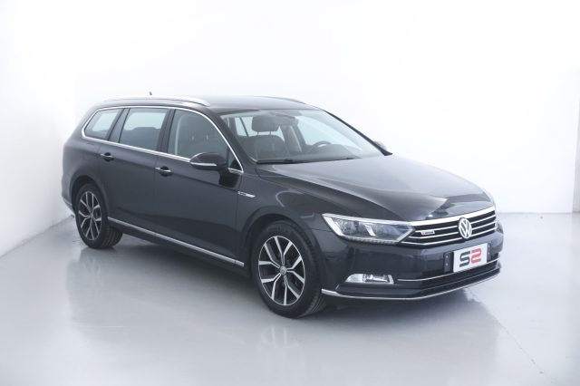 VOLKSWAGEN Passat Variant 2.0 TDI SCR 190 CV 4MOTION DSG Executive BMT Immagine 3